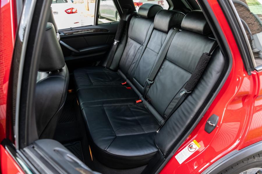 Интерьер BMW X5 4.8is (E53) 2004 года  (NA) (фото 69 из 104)